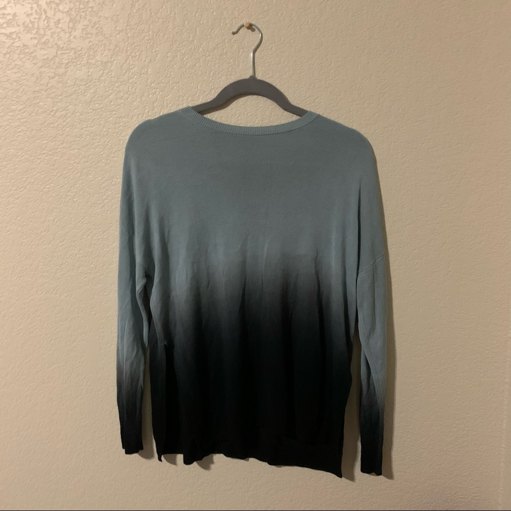 Ombré sweater 💙